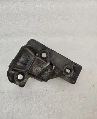 Volvo XC90 Front bumper mounting bracket 31353764