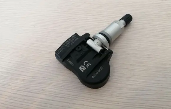 Renault Zoe Tire pressure sensor 407000435R