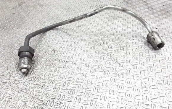 Toyota Avensis Verso Fuel injector supply line/pipe 