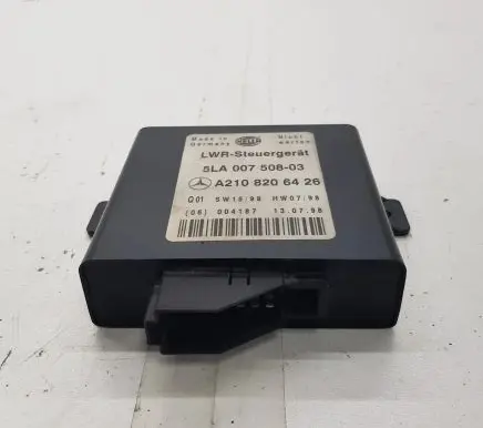 Mercedes-Benz E W210 Light module LCM 5LA00750803 A2108206426