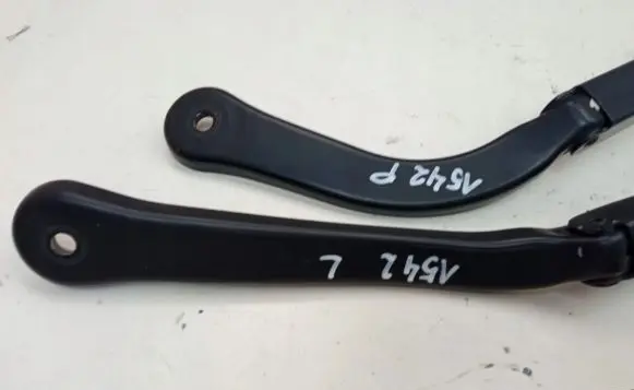 BMW 3 E90 E91 Front wiper blade arm