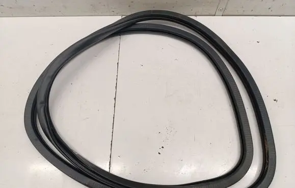 Jeep Cherokee Front door rubber seal 