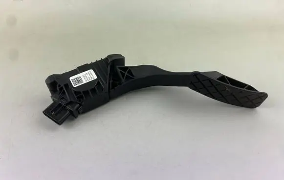 Skoda Superb B8 (3V) Accelerator throttle pedal 5Q2723503F