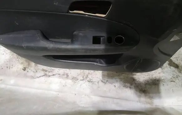 Hyundai i30 Front door card panel trim 