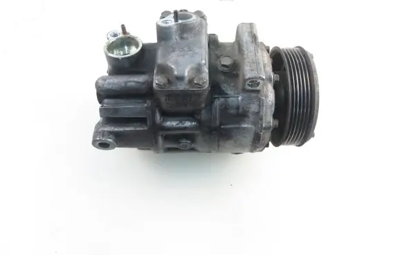Volkswagen PASSAT B6 Air conditioning (A/C) compressor (pump) 1K0820803Q