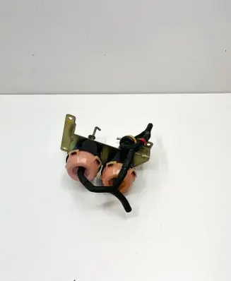 Mercedes-Benz SL R107 Engine mount vacuum valve 9061802137