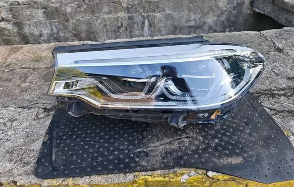BMW 5 G30 G31 G38 Headlight/headlamp 8499121 10396110009