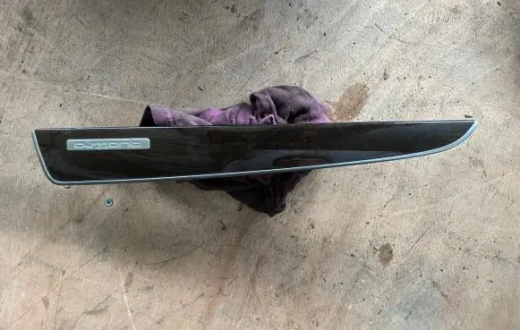 Audi Q5 SQ5 Dashboard glove box trim 8R1853190B