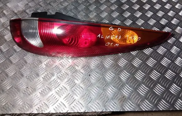 Nissan Almera Tino Rear/tail lights