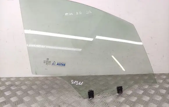 Peugeot 208 Front door window glass four-door
