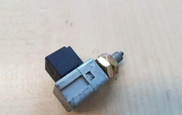 KIA Sportage Brake pedal sensor switch 8381038110 83810-38110