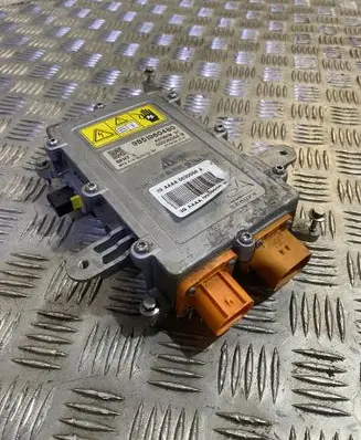 Opel Mokka B Voltage converter inverter 9851960480