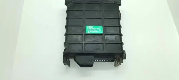 Volkswagen Golf III Engine control unit/module 811906284