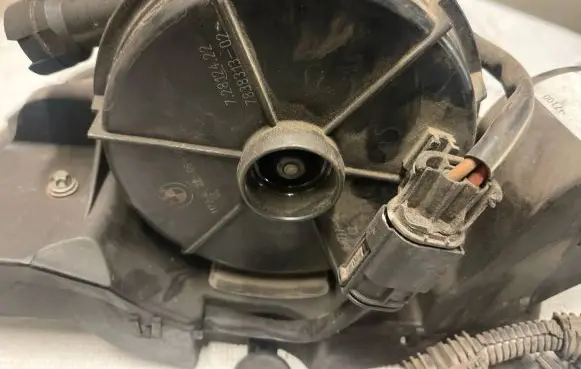 BMW M3 Secondary air pump 72812422