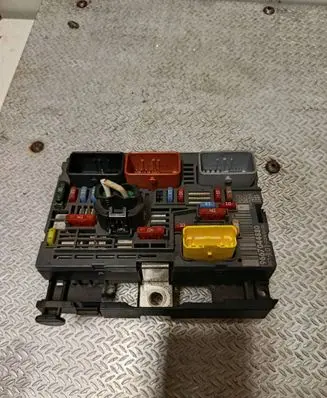 Citroen C4 I Picasso BSM Control unit 9667044880