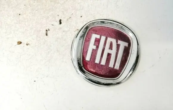 Manufacturer badge logo/emblem