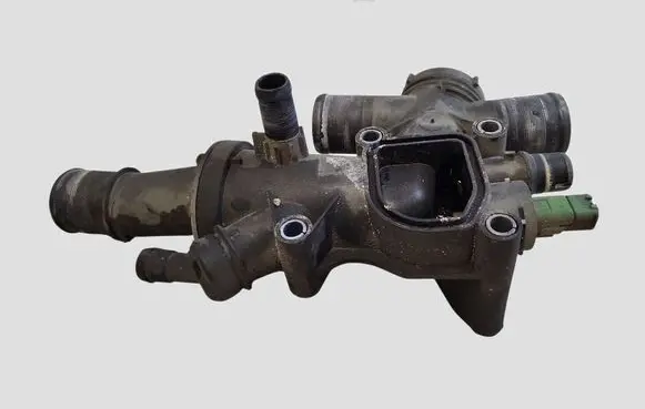 Ford Focus Thermostat/thermostat housing 9656182980