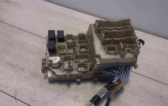 Toyota Corolla E120 E130 Fuse box set 0401K16