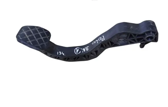 Volkswagen Polo IV 9N3 Clutch pedal 6Q1721321C