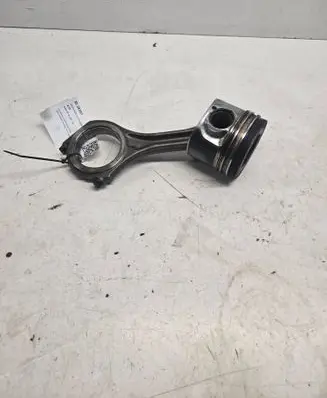 Audi Q7 4L Piston with connecting rod 