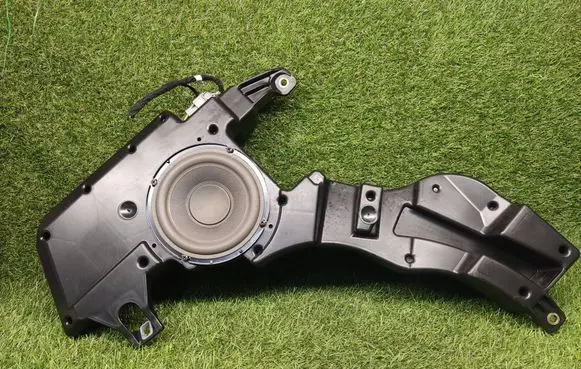 Jeep Renegade Subwoofer speaker 52016524 900164B49192