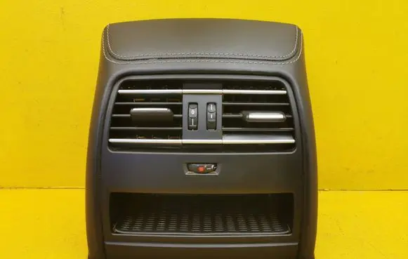 Rear air vent grill