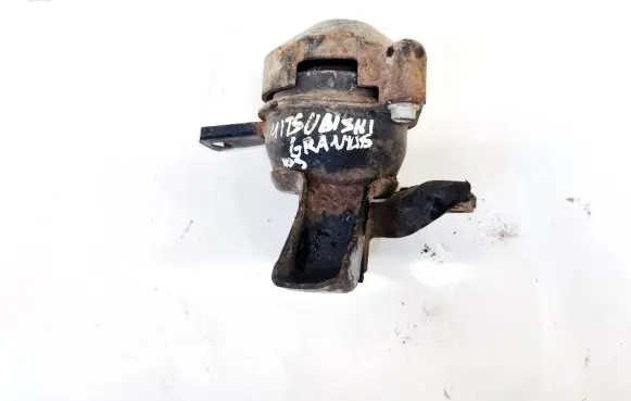 Mitsubishi Grandis Engine mount bracket