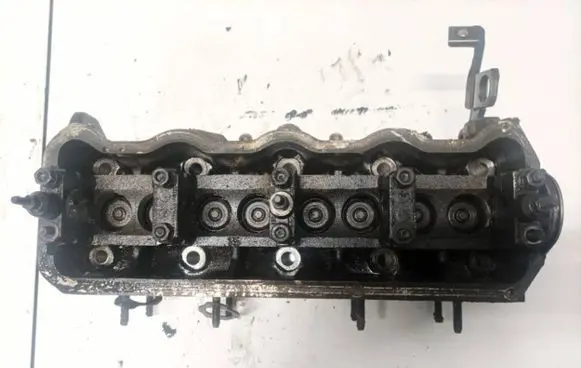 Volkswagen PASSAT B5 Engine head 028103373n