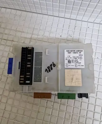 Ford Mondeo MK IV Fuse module 7G9T14A073DF 28233297 3659AF01125TP