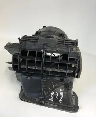 Nissan Qashqai J12 Interior heater climate box assembly housing 