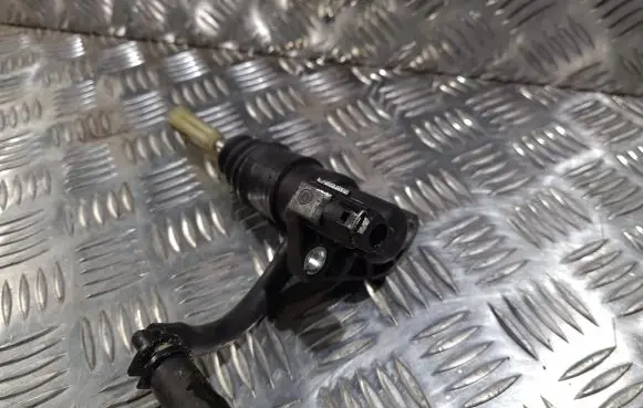 Clutch slave cylinder
