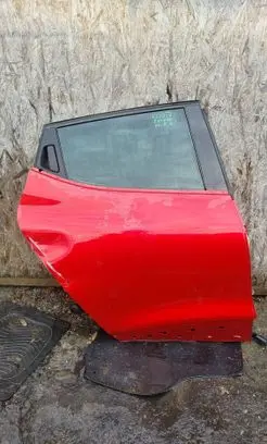 Renault Clio IV Rear door
