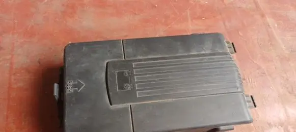 Volkswagen Touran I Battery box tray cover/lid 1K0915443