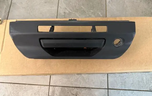Volkswagen Amarok II Tailgate/trunk/boot exterior handle N1XBF431B82