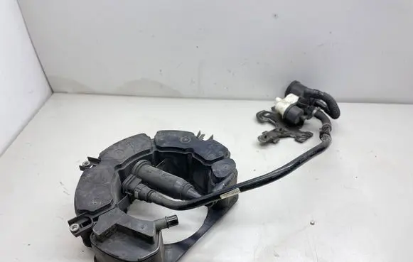 Volkswagen Jetta VI Active carbon filter fuel vapour canister 1K0201797B