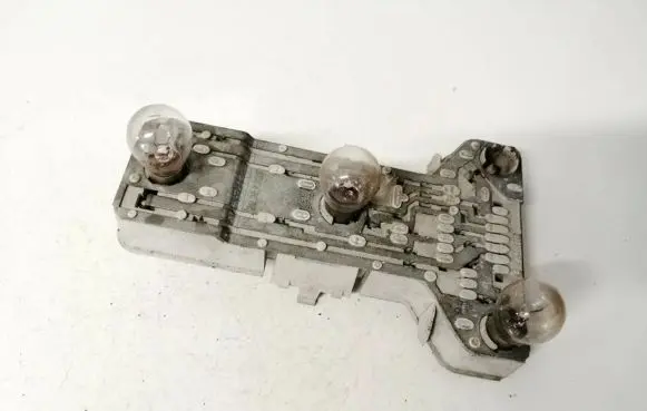 Volkswagen PASSAT B5 Tail light bulb cover holder 3B5945257