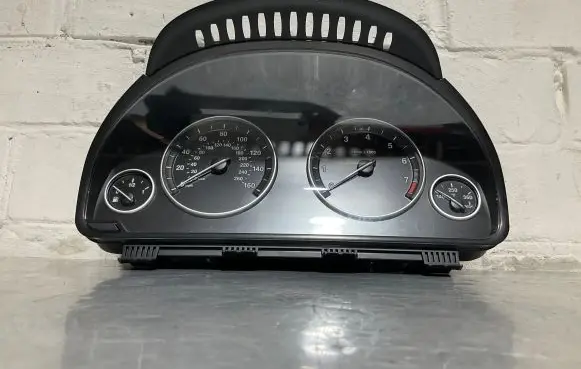BMW 5 F10 F11 Speedometer (instrument cluster) 9249343