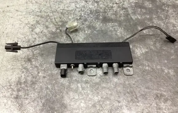 BMW 5 E39 Antenna control unit 65258352774