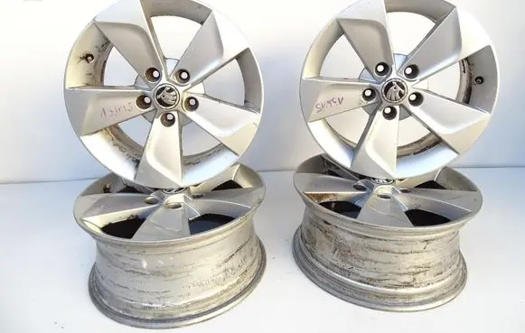 Skoda Octavia Mk2 (1Z) Original wheel cap