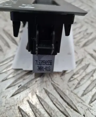 Volkswagen PASSAT B7 Electric window control switch
