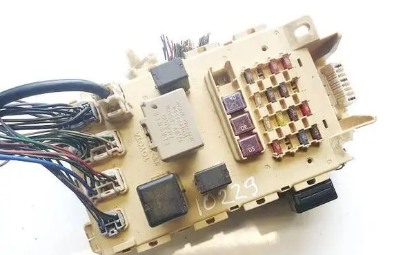 Toyota Yaris Fuse box set
