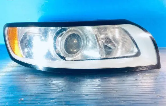 Volvo V50 Headlight/headlamp 31265695 0301237202