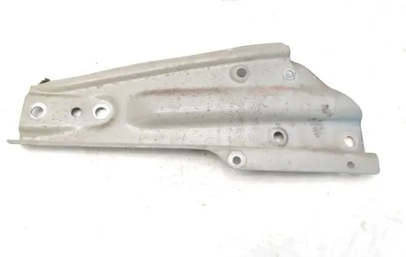 Suzuki Liana Fender mounting bracket ZE9D05