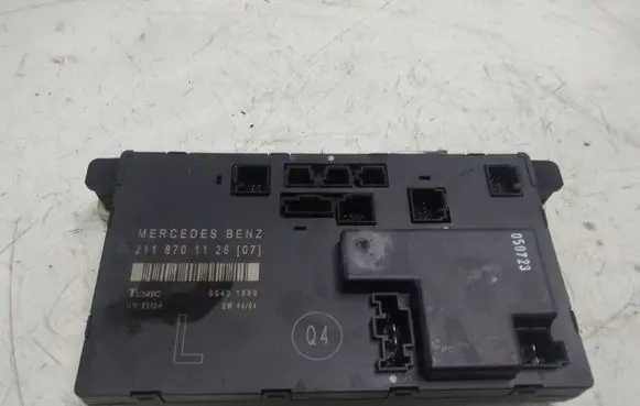 Mercedes-Benz E W211 Door control unit/module 2118701126