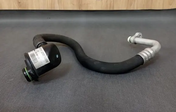 Air conditioning (A/C) pipe/hose