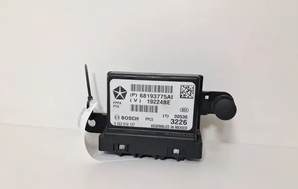 Chrysler Pacifica Parking PDC control unit/module P68193775AI 0263014137