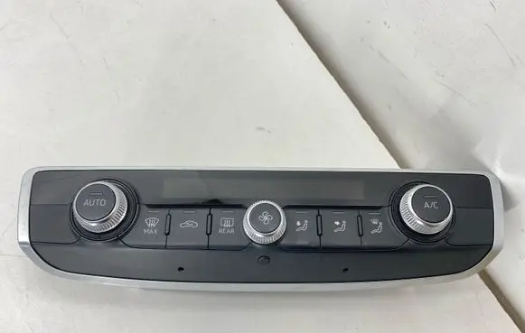 Audi A3 S3 8V Climate control unit 8V0820043C