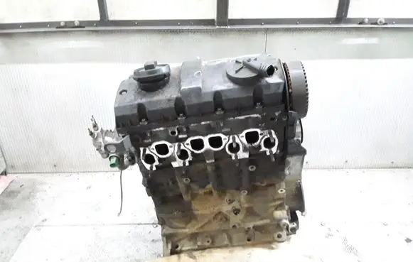 Volkswagen PASSAT B5.5 Engine AVB