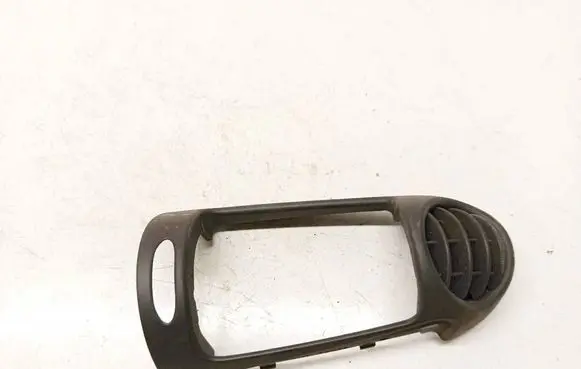 Mercedes-Benz C W203 Dash center air vent grill 
