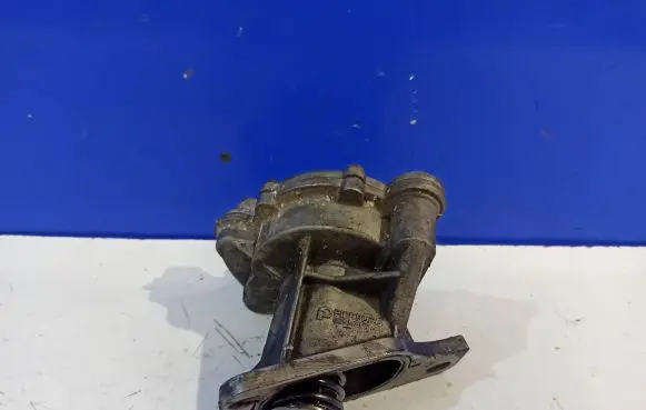 Audi A6 S6 C5 4B Vacuum pump 057145100AC